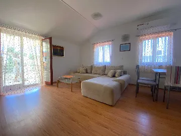 2-Bedroom Apartment with Sea View in Vrboska