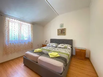 2-Bedroom Apartment with Sea View in Vrboska