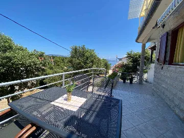 Air-conditioned Studio Apartment in Vrboska for 2