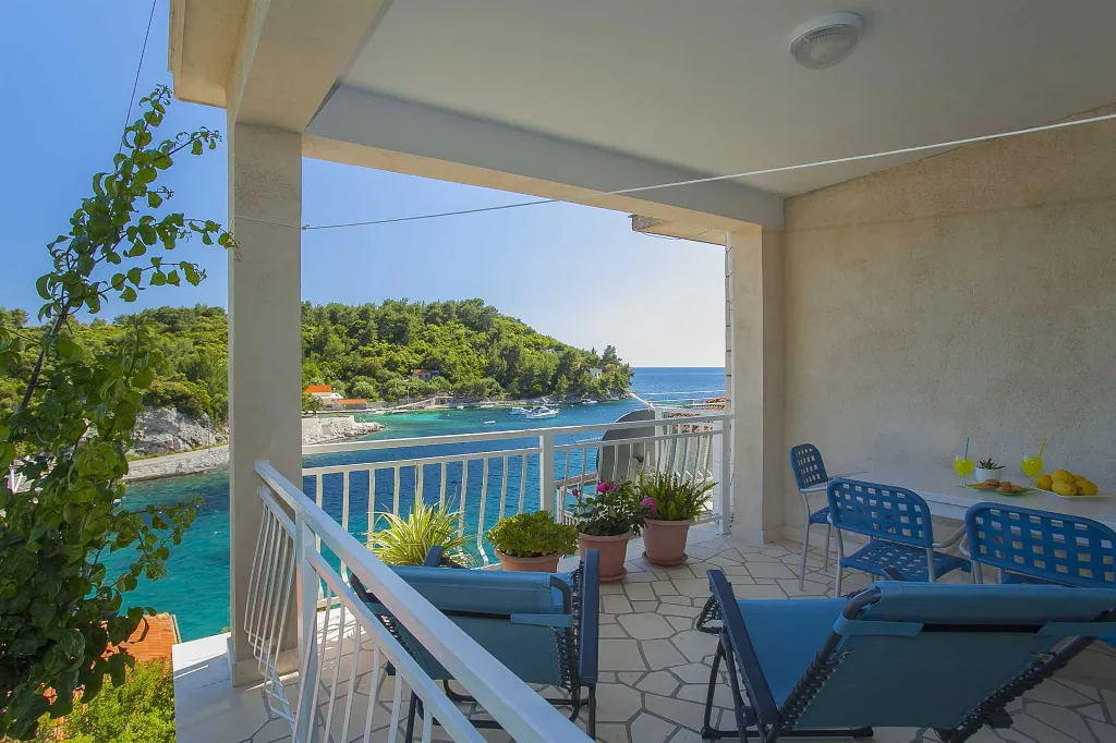Two-Bedroom Apartment in Blato with Sea View