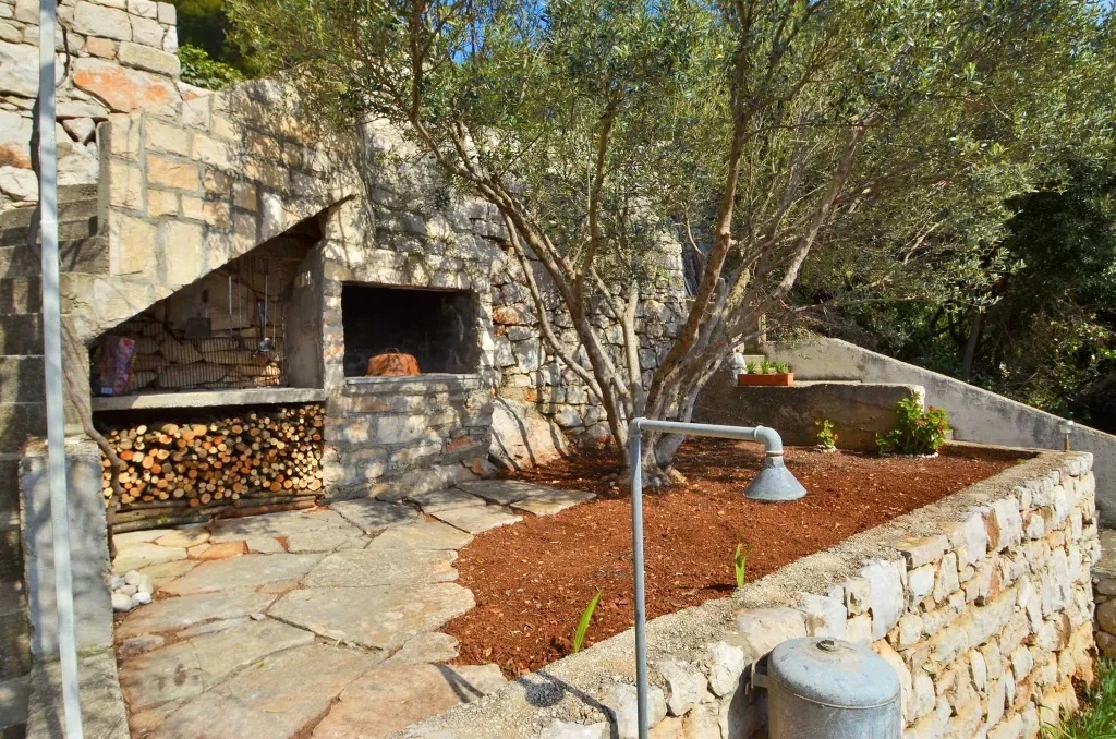 One-Bedroom Apartment with Sea View in Blato