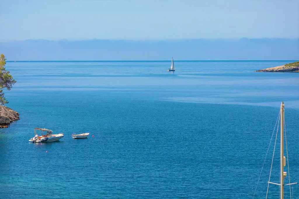 One-Bedroom Apartment with Sea View in Blato