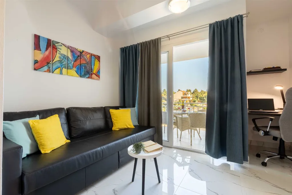 One-Bedroom Apartment with Sea View in Blato