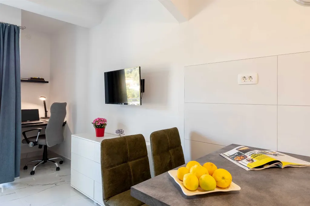 One-Bedroom Apartment with Sea View in Blato