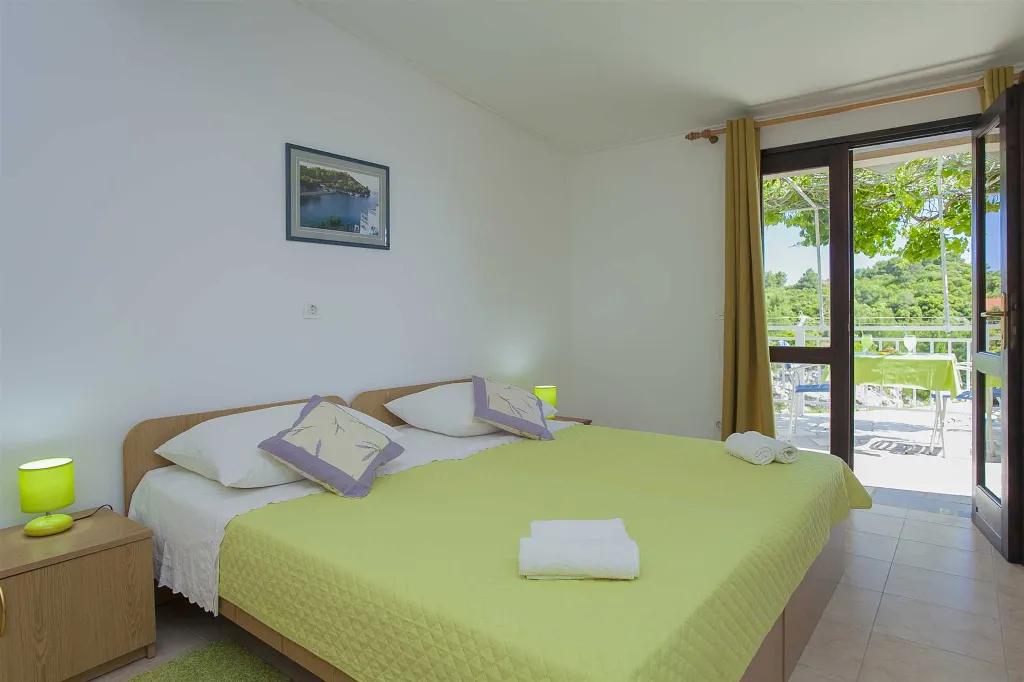 Studio Apartment with Sea View for 2 in Blato