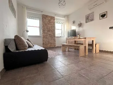 Karlobag Apartment with Small Balcony for 4