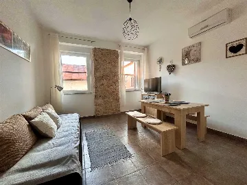 Karlobag Apartment with Small Balcony for 4