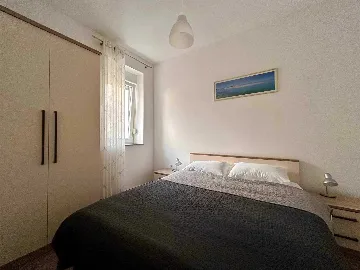 Self Check-in 2-Room Apartment in Karlobag (4 Guests)