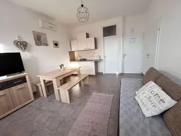 Self Check-in 2-Room Apartment in Karlobag (4 Guests)