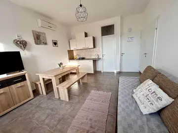 Self Check-in 2-Room Apartment in Karlobag (4 Guests)