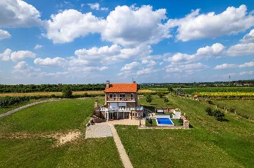 Čeminac Villa for Up to 12 Guests with Pool & Jacuzzi