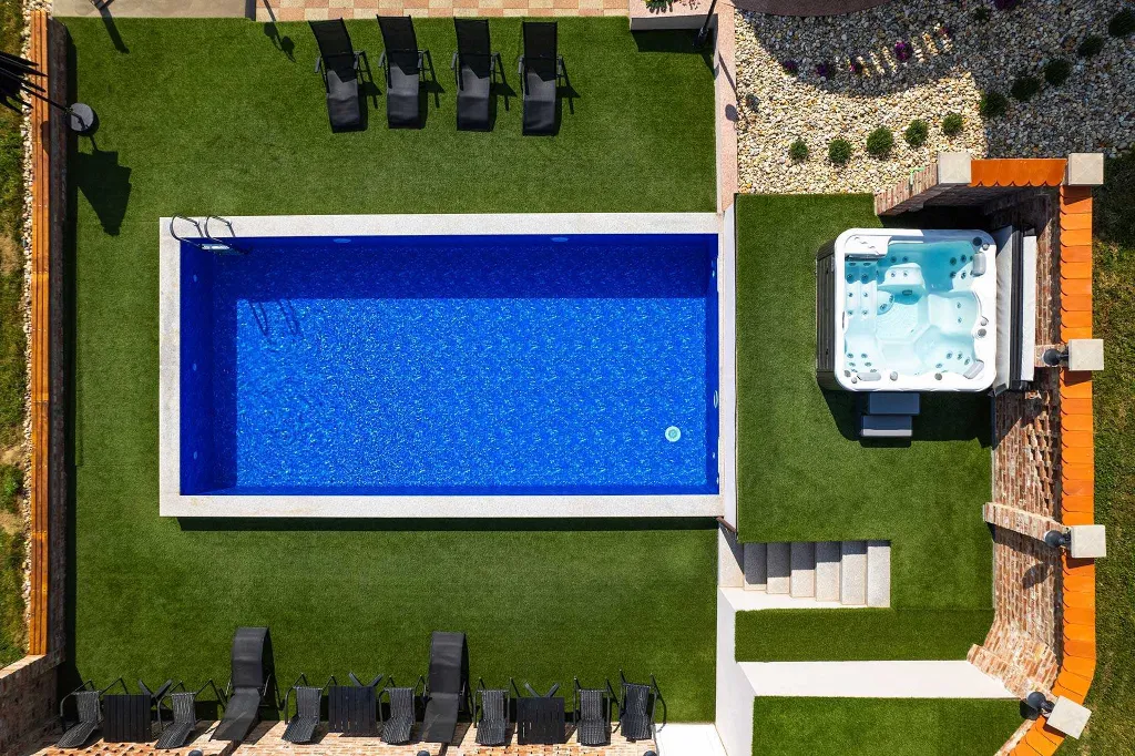 Čeminac Villa for Up to 12 Guests with Pool & Jacuzzi