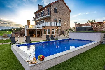 Čeminac Villa for Up to 12 Guests with Pool & Jacuzzi