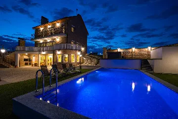 Čeminac Villa for Up to 12 Guests with Pool & Jacuzzi