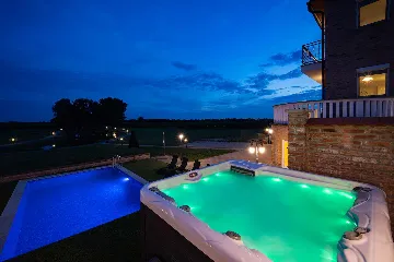 Čeminac Villa for Up to 12 Guests with Pool & Jacuzzi