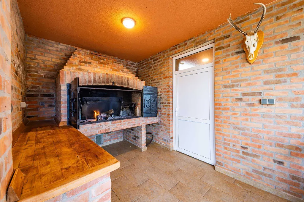 Čeminac Villa for Up to 12 Guests with Pool & Jacuzzi
