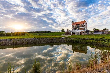 Čeminac Villa for Up to 12 Guests with Pool & Jacuzzi