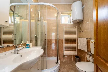 Čeminac Villa for Up to 12 Guests with Pool & Jacuzzi