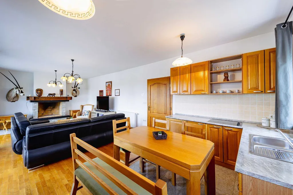 Čeminac Villa for Up to 12 Guests with Pool & Jacuzzi