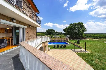 Čeminac Villa for Up to 12 Guests with Pool & Jacuzzi