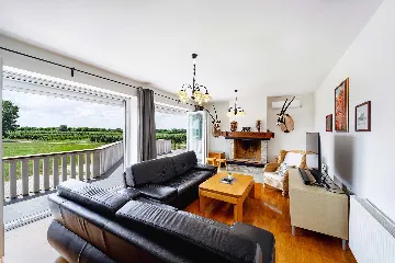 Čeminac Villa for Up to 12 Guests with Pool & Jacuzzi