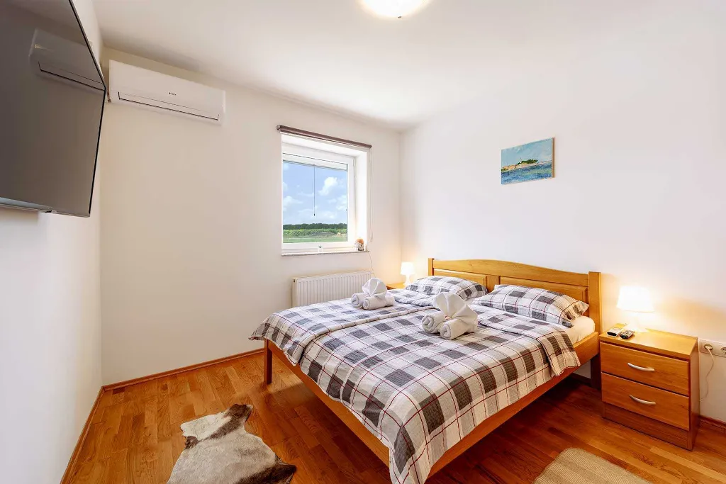 Čeminac Villa for Up to 12 Guests with Pool & Jacuzzi