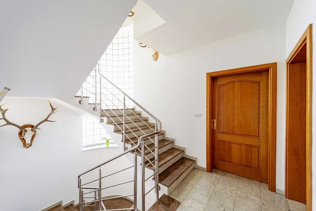 Čeminac Villa for Up to 12 Guests with Pool & Jacuzzi