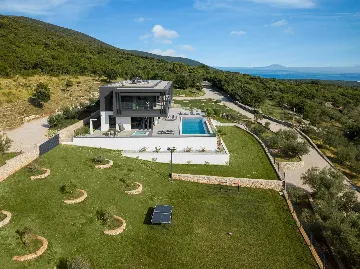 Sea View Villa with Pool in Koromačno