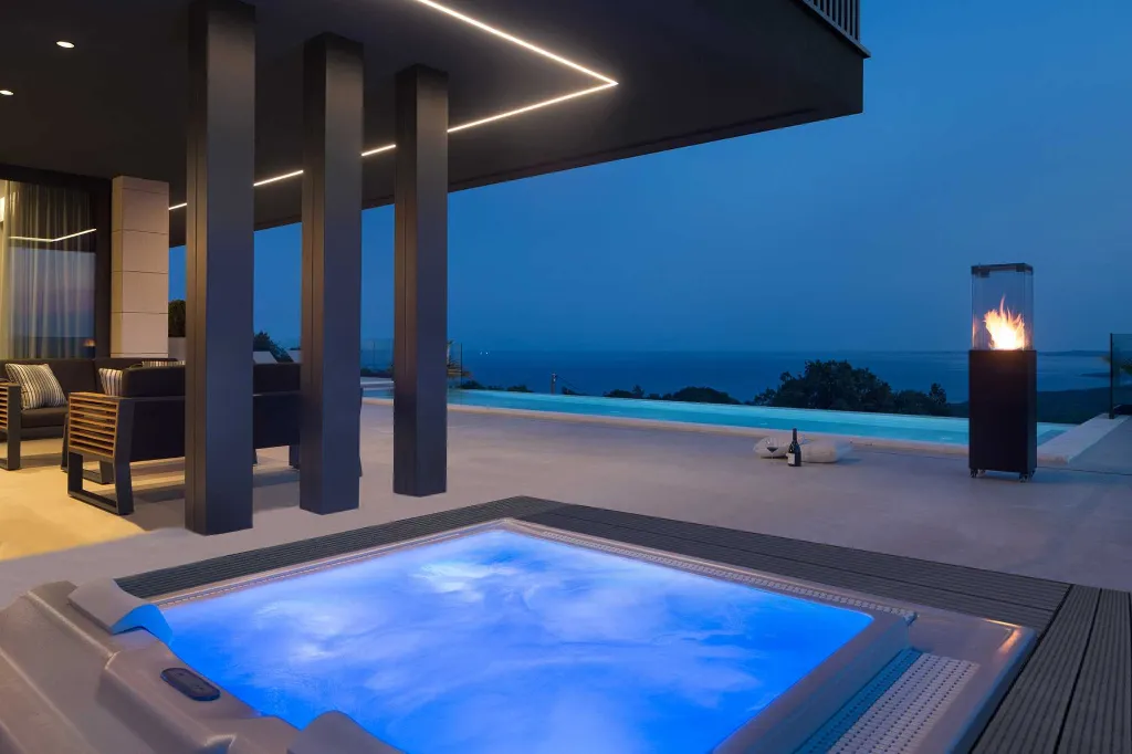 Sea View Villa with Pool in Koromačno