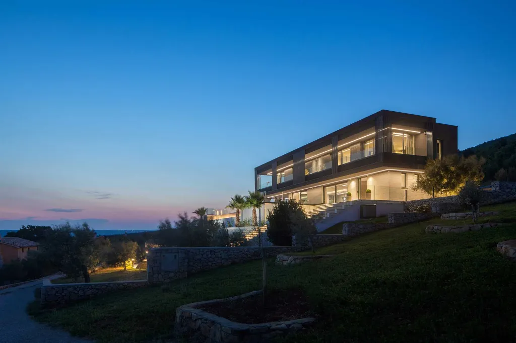 Sea View Villa with Pool in Koromačno