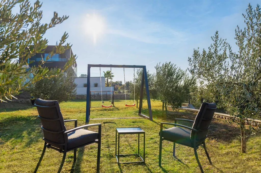 Sea View Villa with Pool in Koromačno