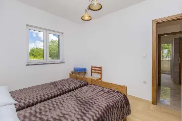 Villa with Pool in Brištane