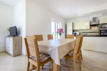 Villa with Pool in Brištane