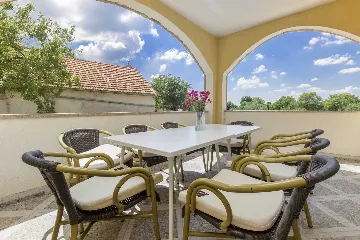 Villa with Pool in Brištane