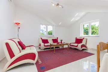 Villa with Pool in Brištane