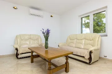 Villa with Pool in Brištane