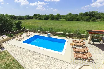 Villa with Pool in Brištane