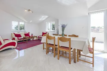 Villa with Pool in Brištane