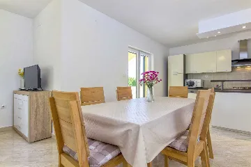 Villa with Pool in Brištane