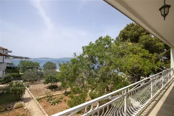 4-Bedroom Sea View Apartment in Šibenik
