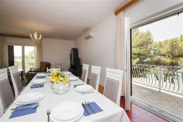 4-Bedroom Sea View Apartment in Šibenik
