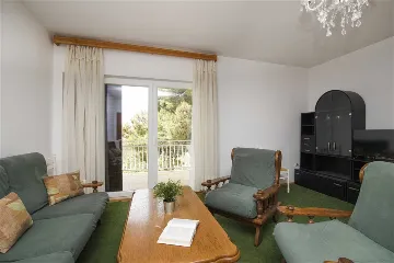 4-Bedroom Sea View Apartment in Šibenik