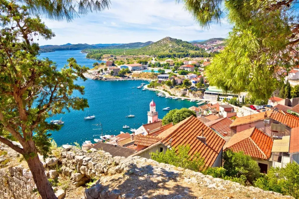 Apartment with Balcony in Šibenik for 4 Guests