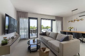 8-Guest Villa with Pool in Seline