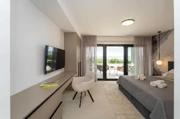 8-Guest Villa with Pool in Seline