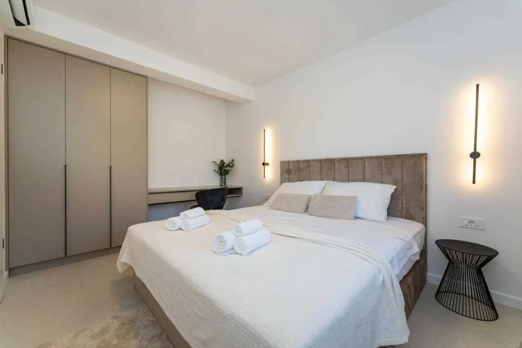 8-Guest Villa with Pool in Seline