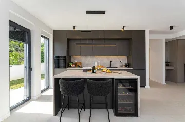 8-Guest Villa with Pool in Seline