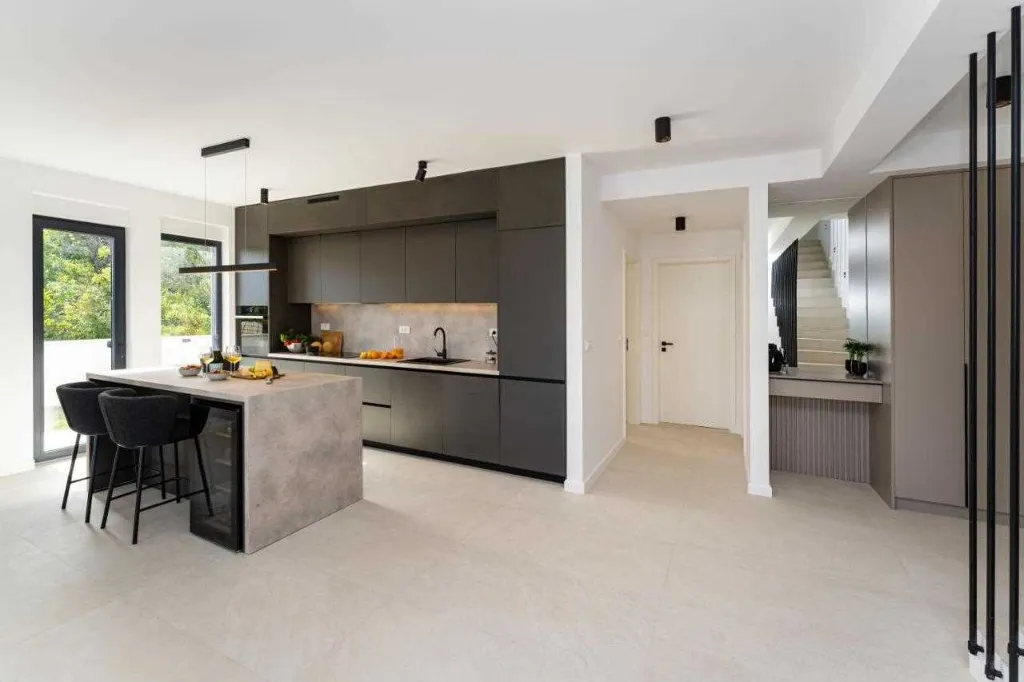 8-Guest Villa with Pool in Seline