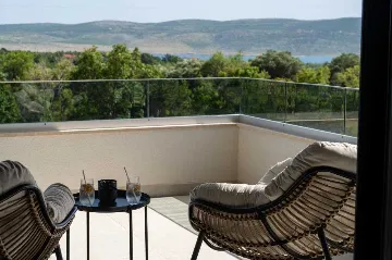 8-Guest Villa with Pool in Seline