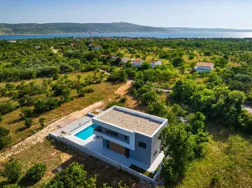 8-Guest Villa with Pool in Seline